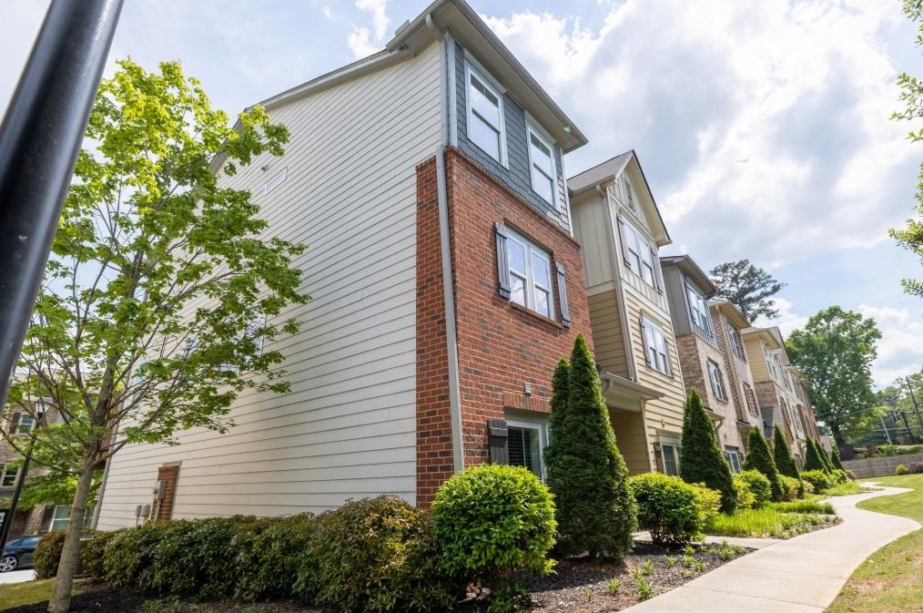 3068 Turman Cir, Decatur GA  30033-3249 exterior