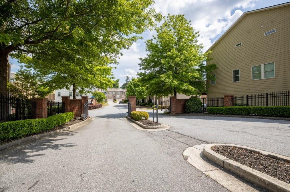 3068 Turman Cir, Decatur GA  30033-3249 exterior