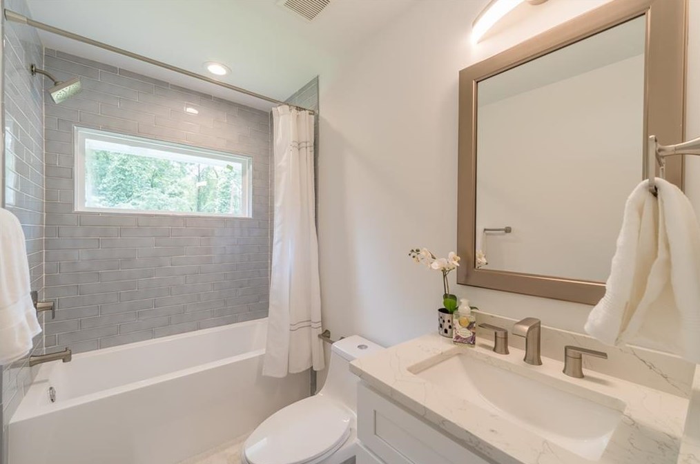 2113 Trailwood Rd, Decatur GA 30032-5339 exterior