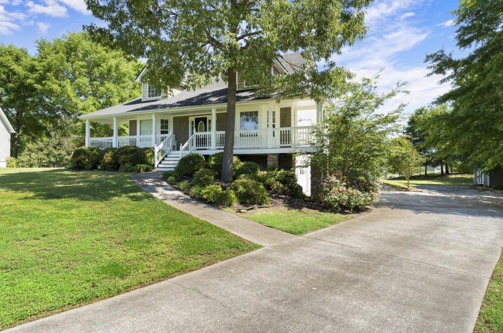 138 King Edward Ct, Calhoun GA  30701-7987 exterior
