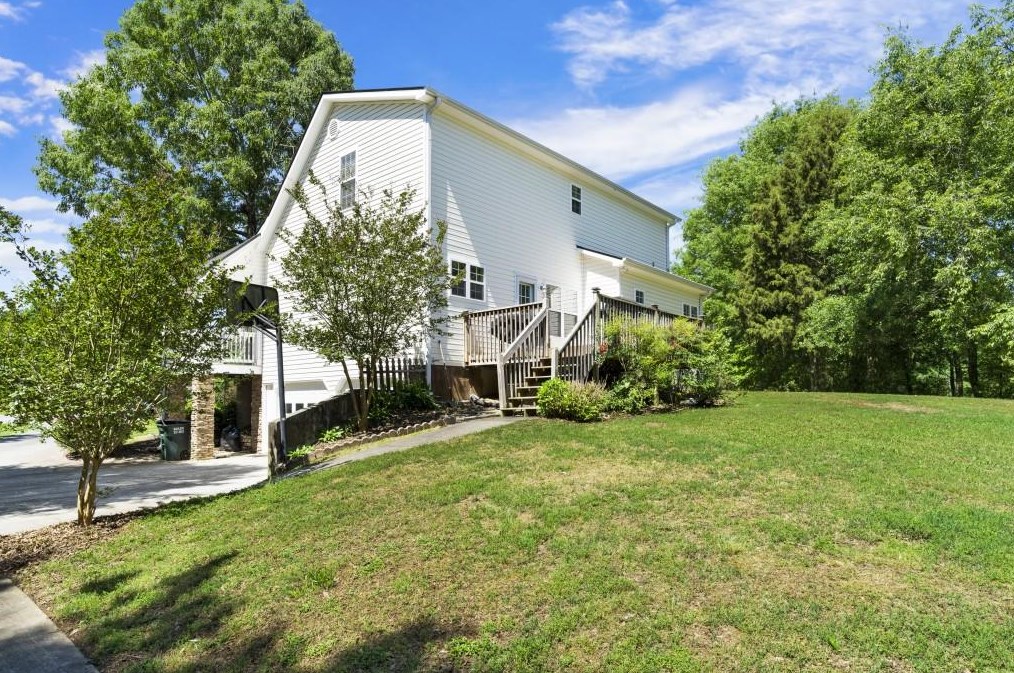 138 King Edward Ct, Calhoun GA  30701-7987 exterior