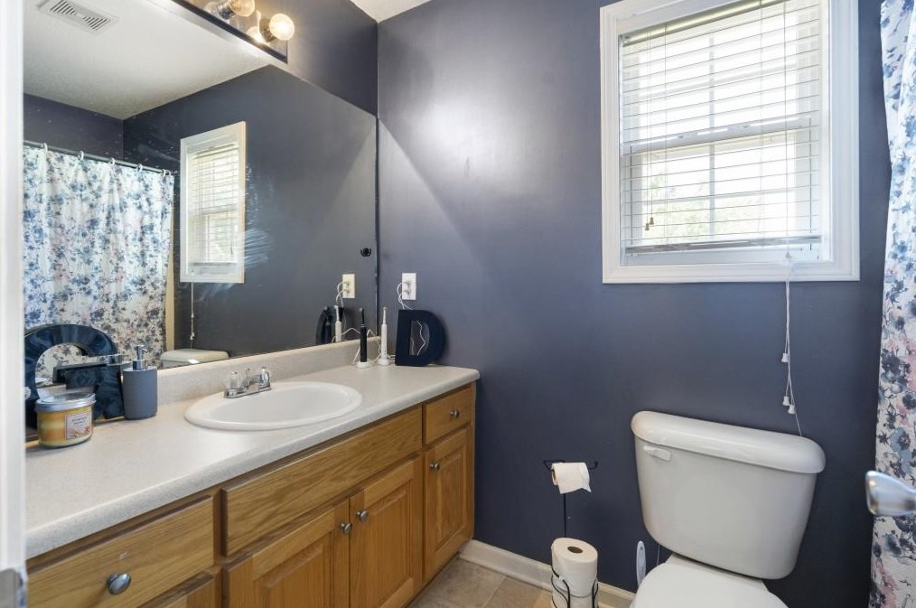 138 King Edward Ct, Calhoun GA  30701-7987 exterior