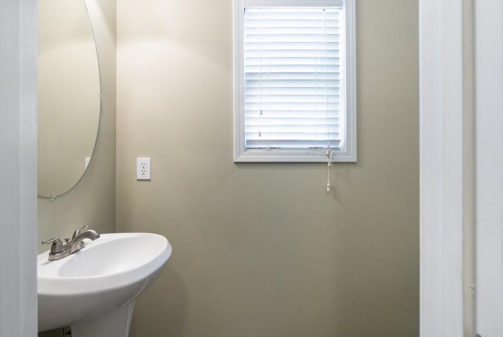 138 King Edward Ct, Calhoun GA  30701-7987 exterior