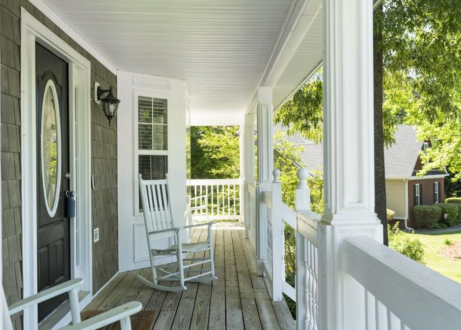 138 King Edward Ct, Calhoun GA  30701-7987 exterior
