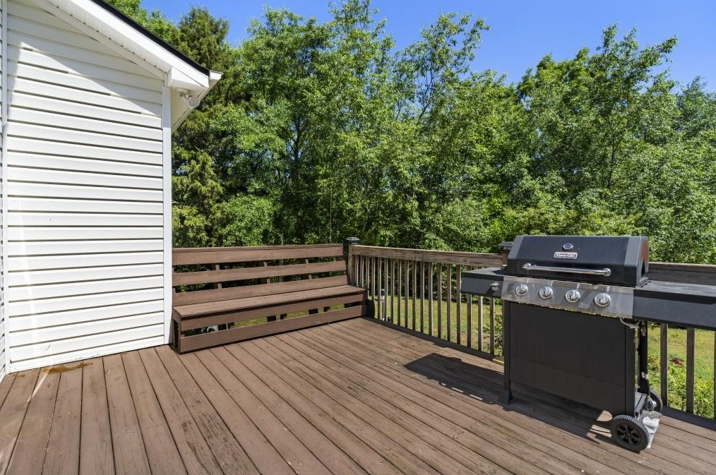 138 King Edward Ct, Calhoun GA  30701-7987 exterior