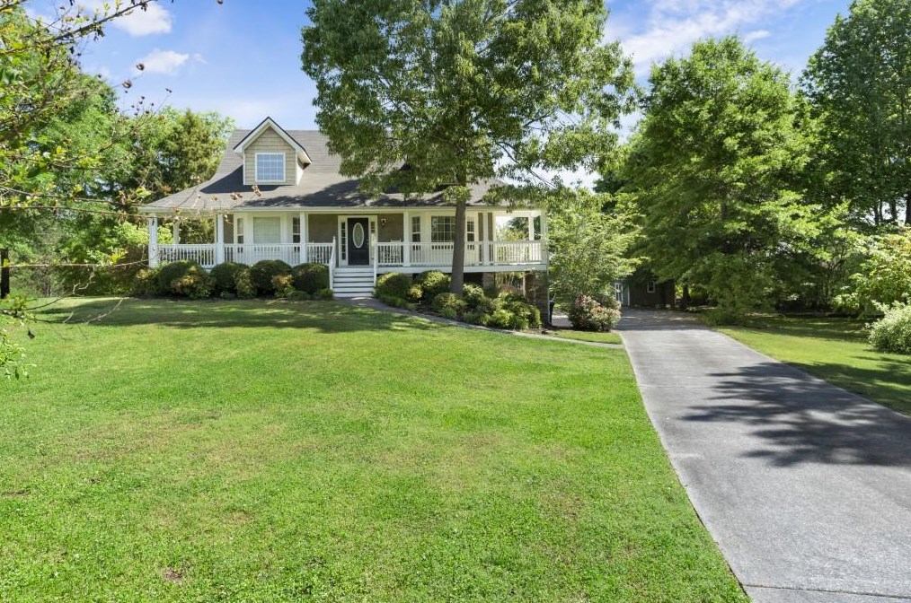 138 King Edward Ct, Calhoun GA  30701-7987 exterior