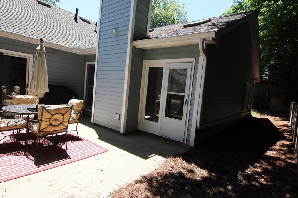 2019 Eagle Glen Rd, Alpharetta GA  30022-1680 exterior