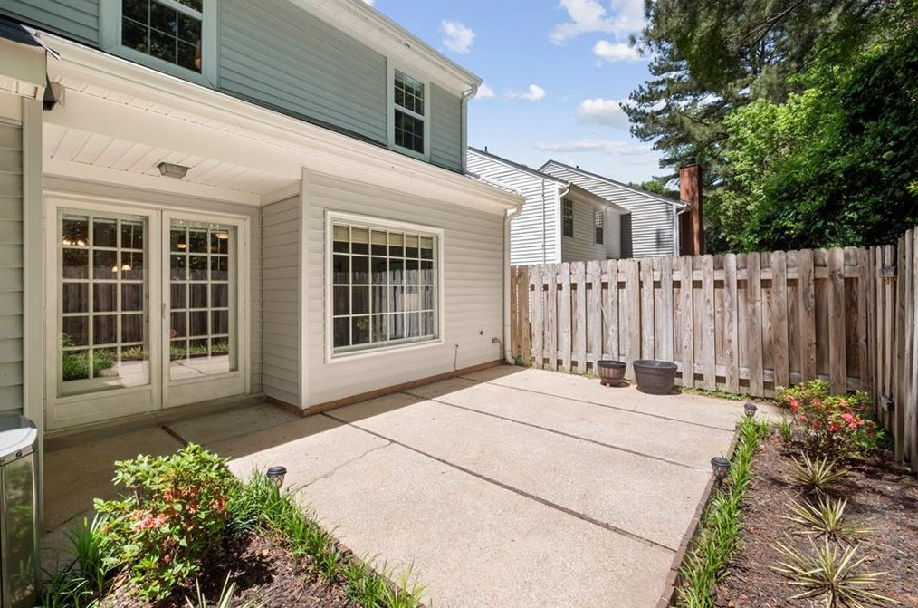 819 Heritage Sq, Decatur GA  30033-4178 exterior