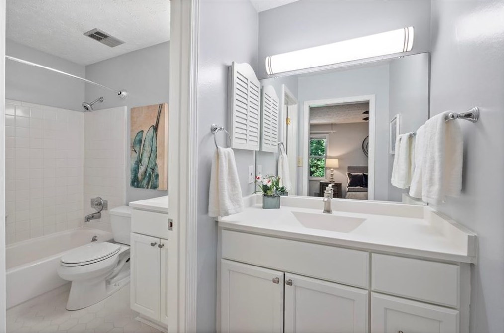 819 Heritage Sq, Decatur GA  30033-4178 exterior