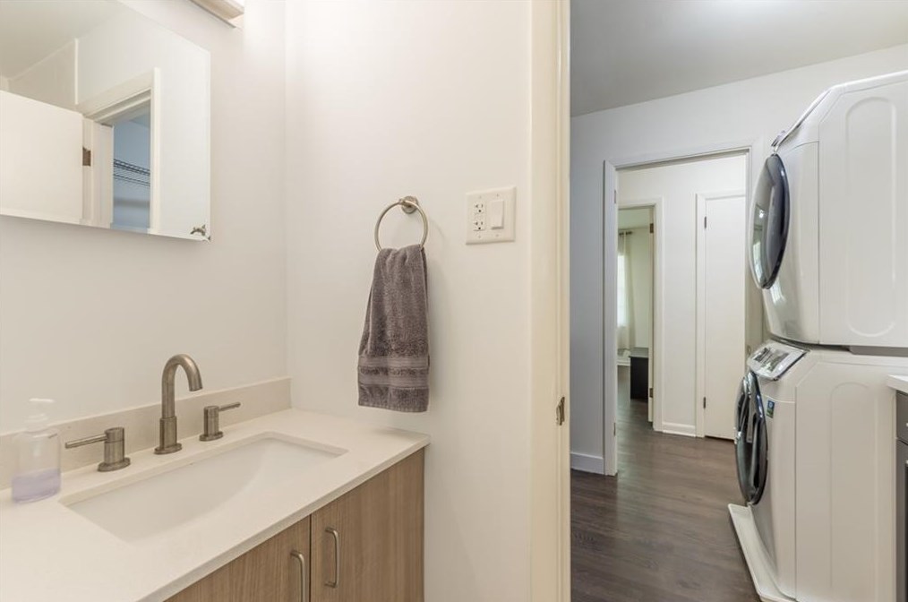 2537 Coralwood Dr, Decatur GA  30033-1333 exterior