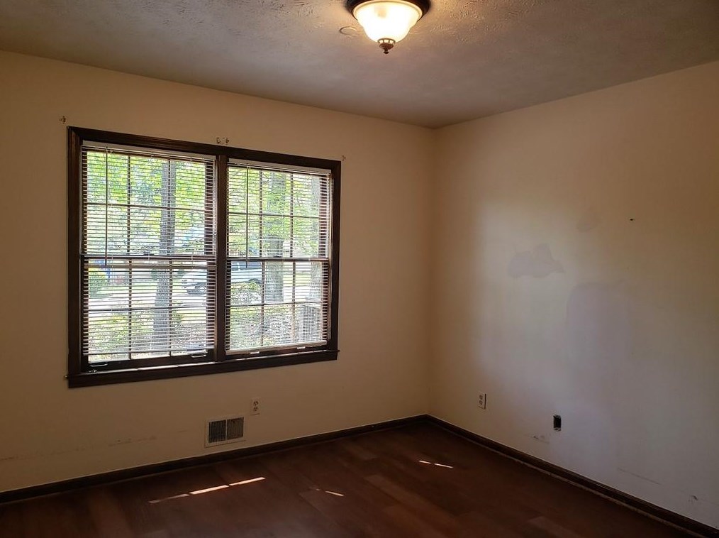 2116 Tudor Castle Cir, Decatur GA  30035-2158 exterior