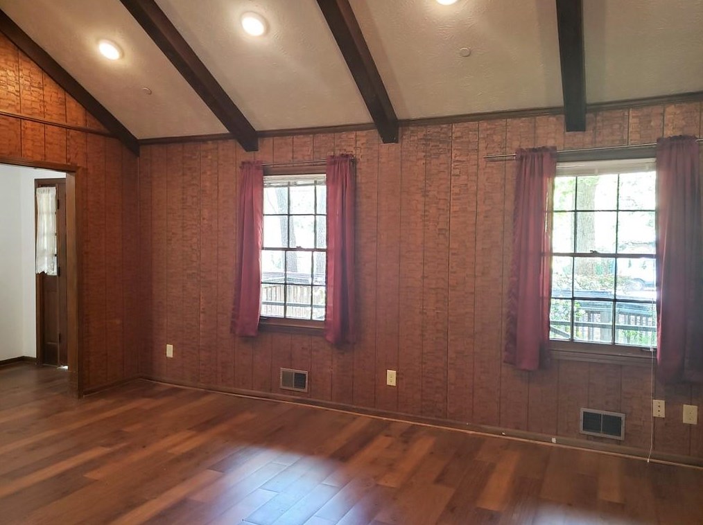 2116 Tudor Castle Cir, Decatur GA  30035-2158 exterior