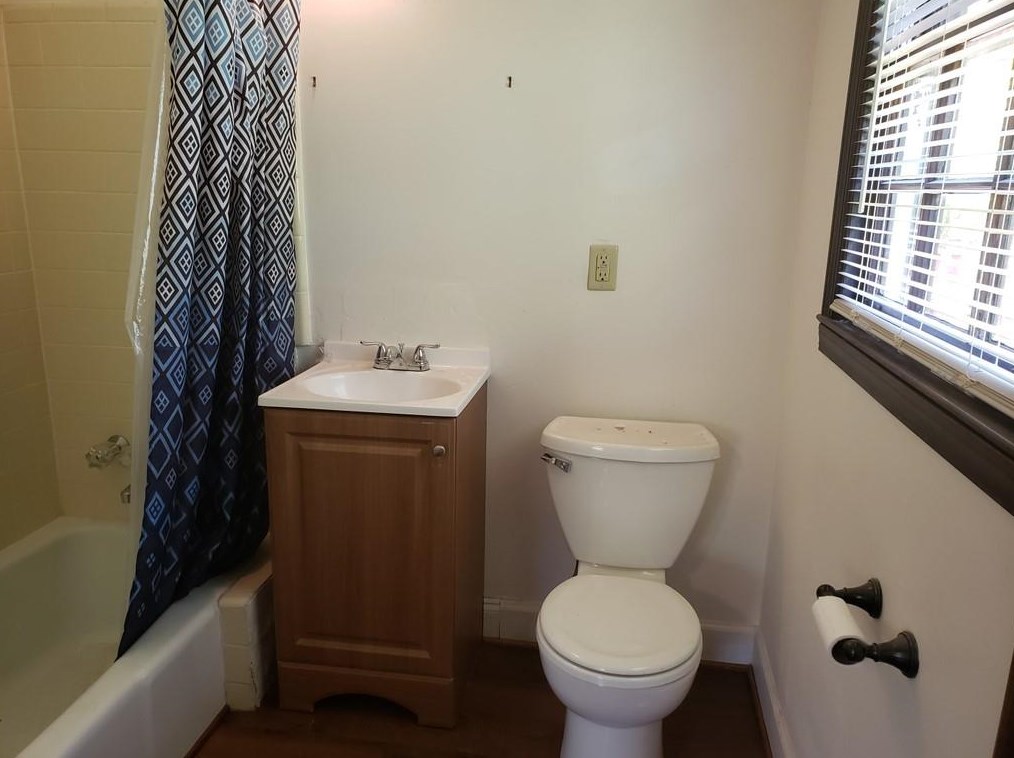 2116 Tudor Castle Cir, Decatur GA  30035-2158 exterior