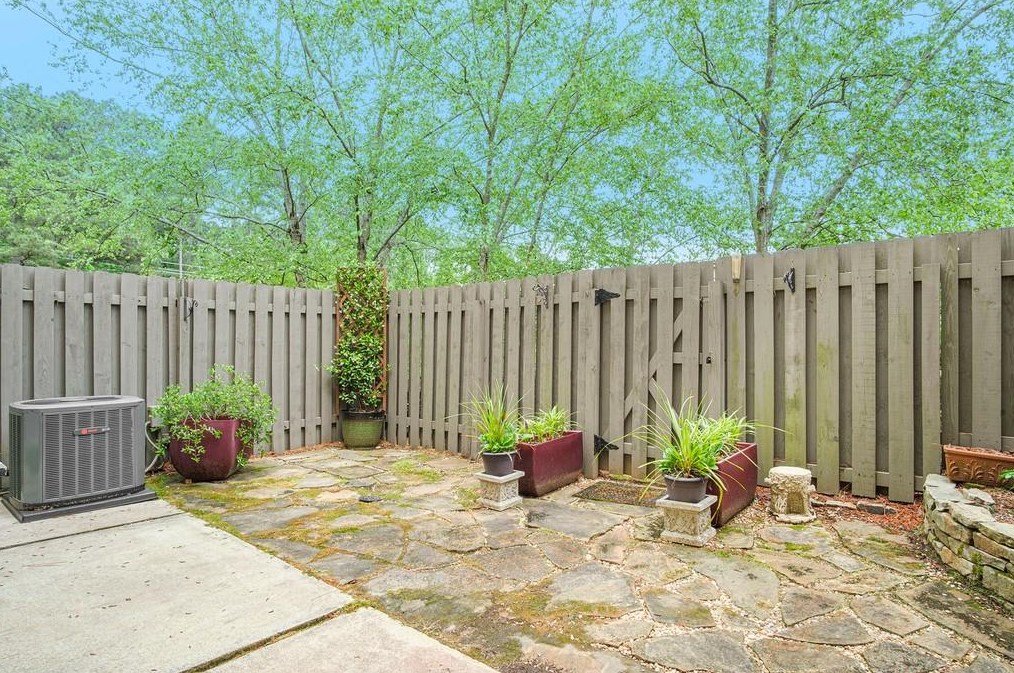 1110 Moorestown Cir, Decatur GA  30033-2733 exterior