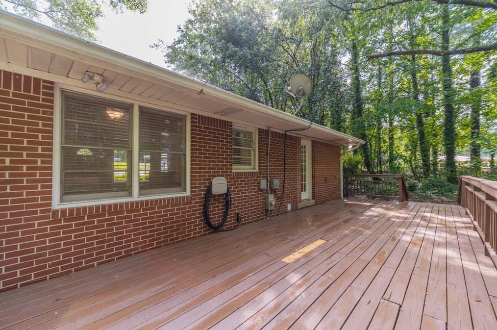 203 Pineland Dr, Smyrna GA  30082-2736 exterior