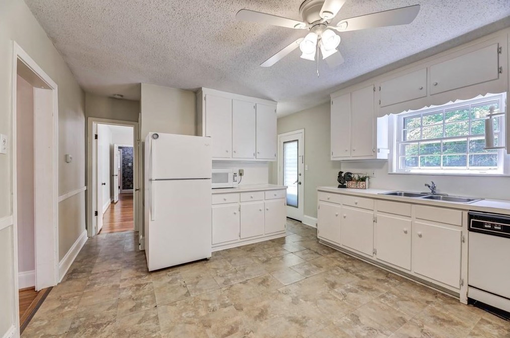 1883 Mason Mill Rd, Decatur GA  30033-3421 exterior