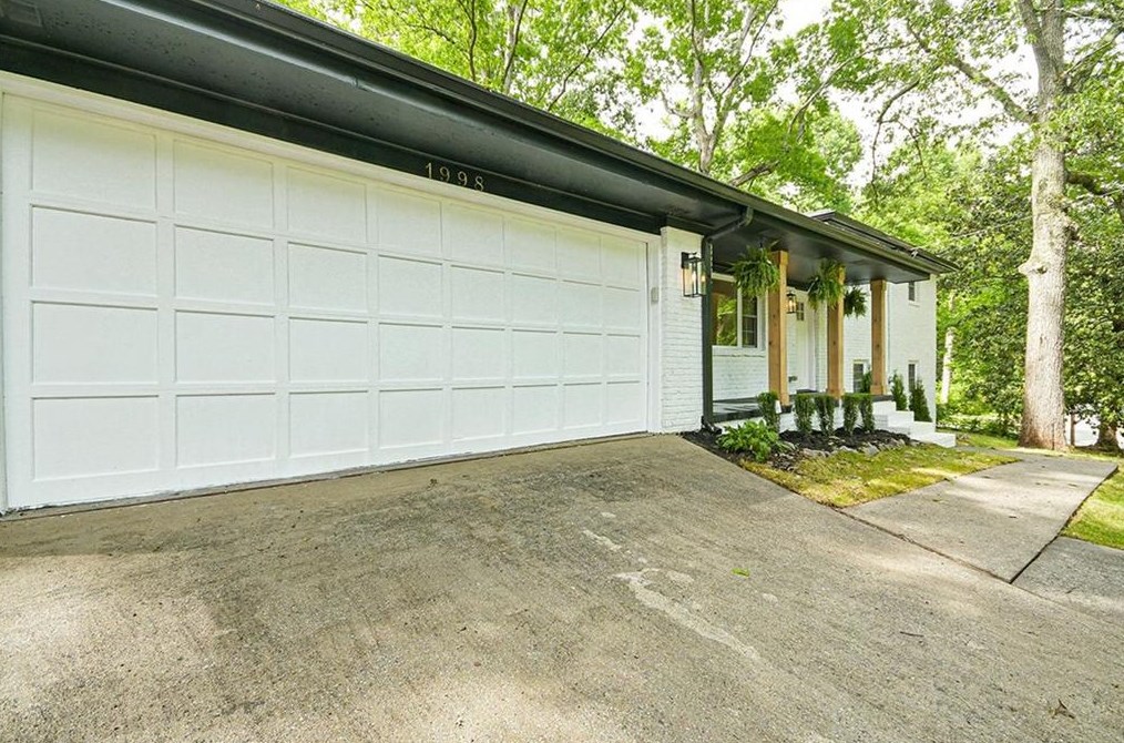 1998 Barberrie Ln, Decatur GA  30032-3916 exterior