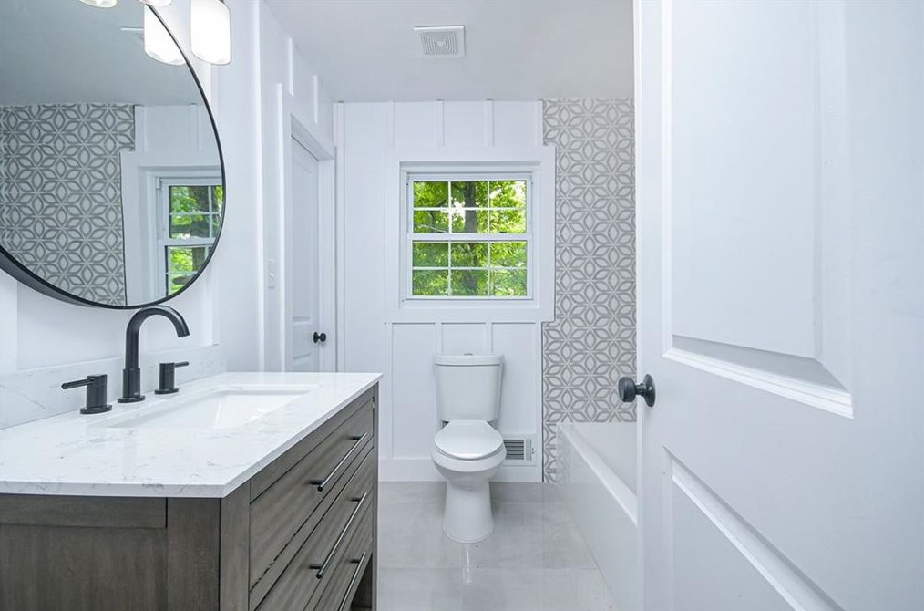 1998 Barberrie Ln, Decatur GA  30032-3916 exterior