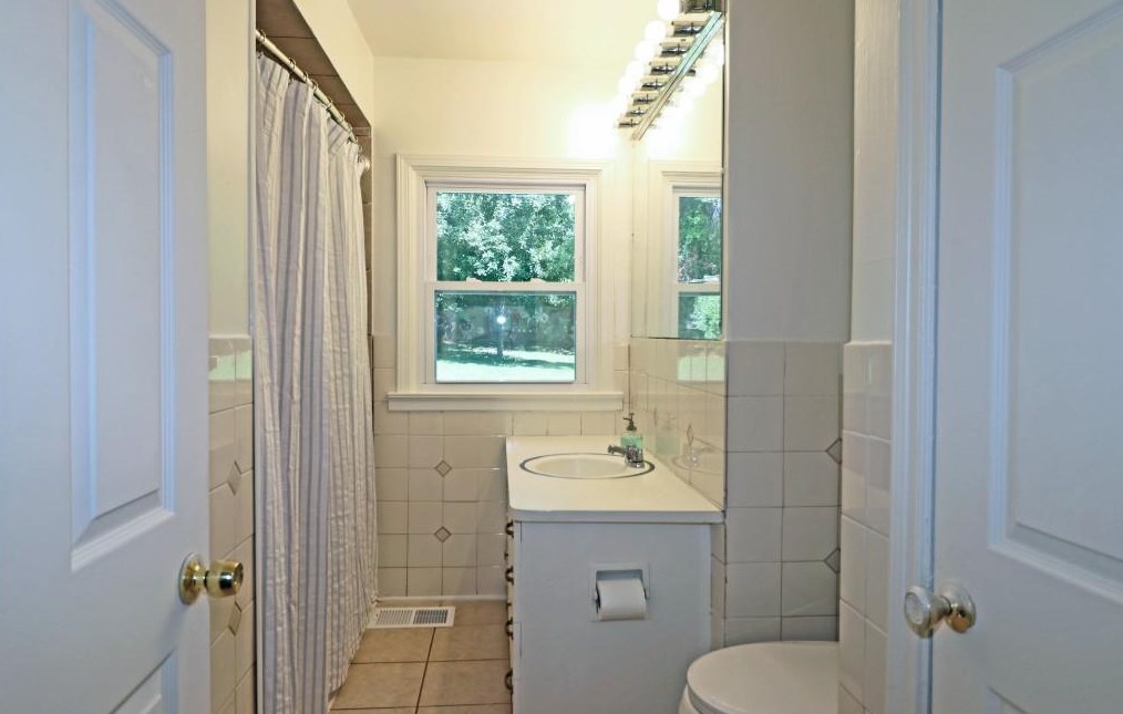 3430 Elgin Dr, Decatur GA  30032-4707 exterior