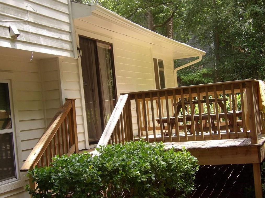 3385 Hollow Tree Dr, Decatur GA  30034-6317 exterior