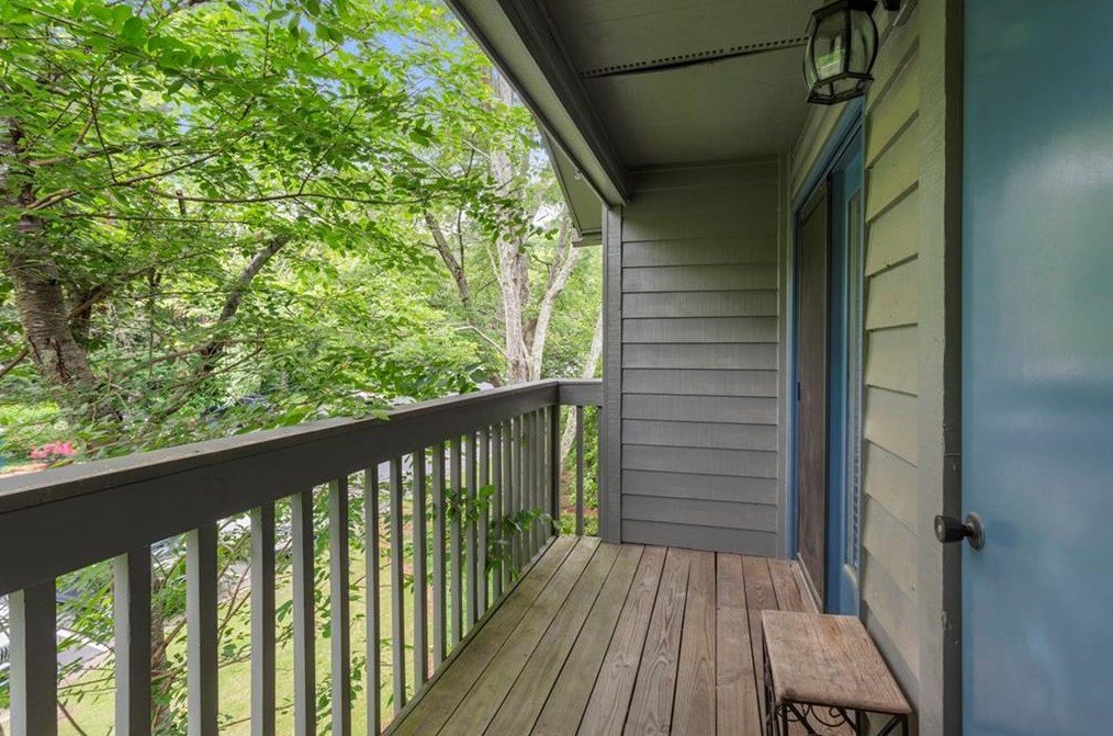 1523 Tuxworth Cir, Decatur GA  30033-5630 exterior