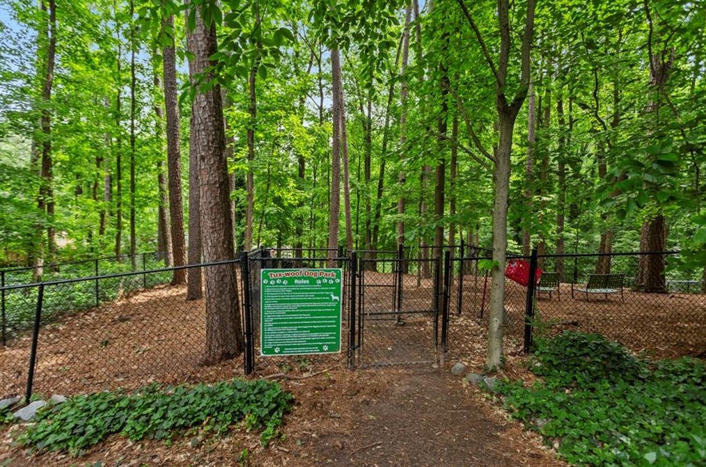 1523 Tuxworth Cir, Decatur GA  30033-5630 exterior