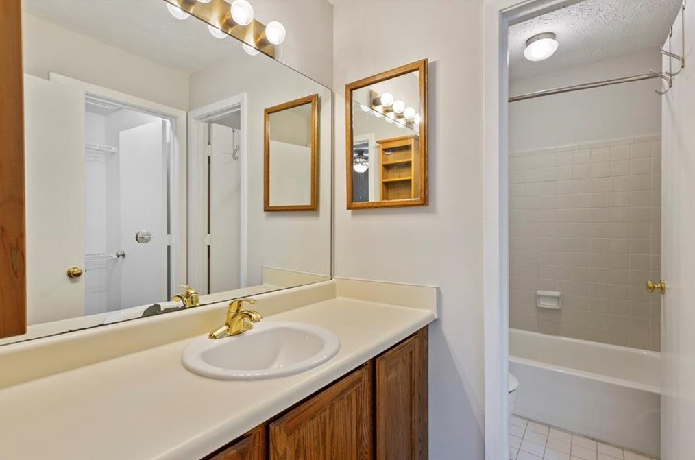 1523 Tuxworth Cir, Decatur GA  30033-5630 exterior