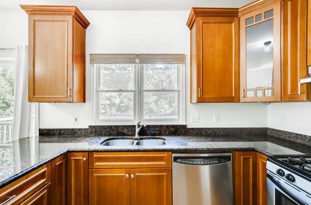 550 Candler St, Decatur GA 30030-4457 exterior