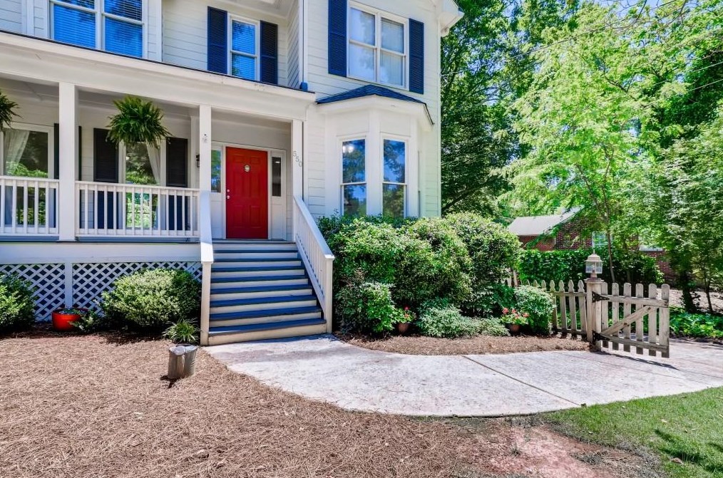 550 Candler St, Decatur GA  30030-3750 exterior