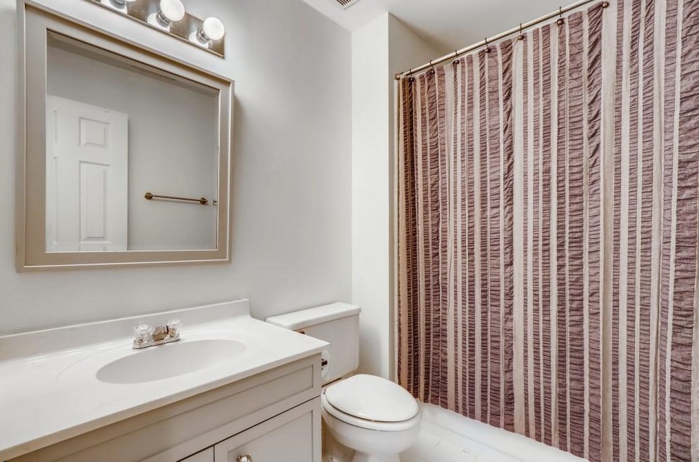 550 Candler St, Decatur GA 30030-4457 exterior