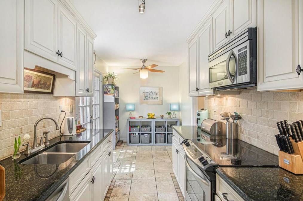 1482 Leafmore Pl, Decatur GA  30033-2023 exterior