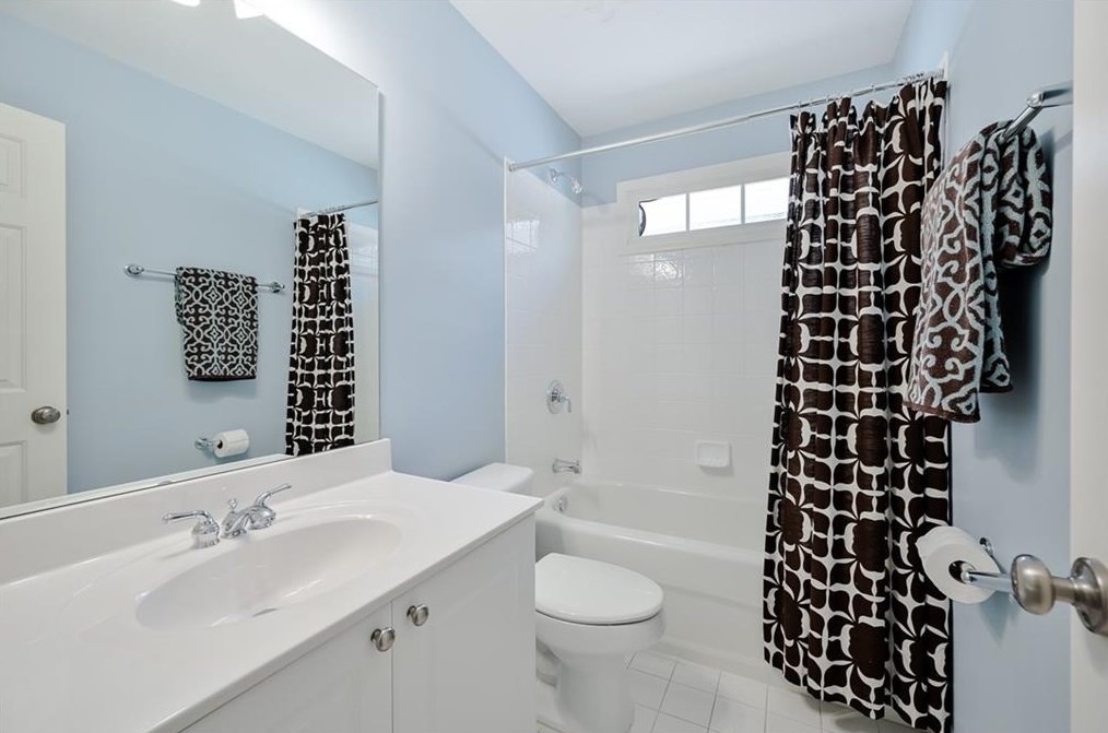 385 Wembley Cir, Atlanta GA  30328-6756 exterior