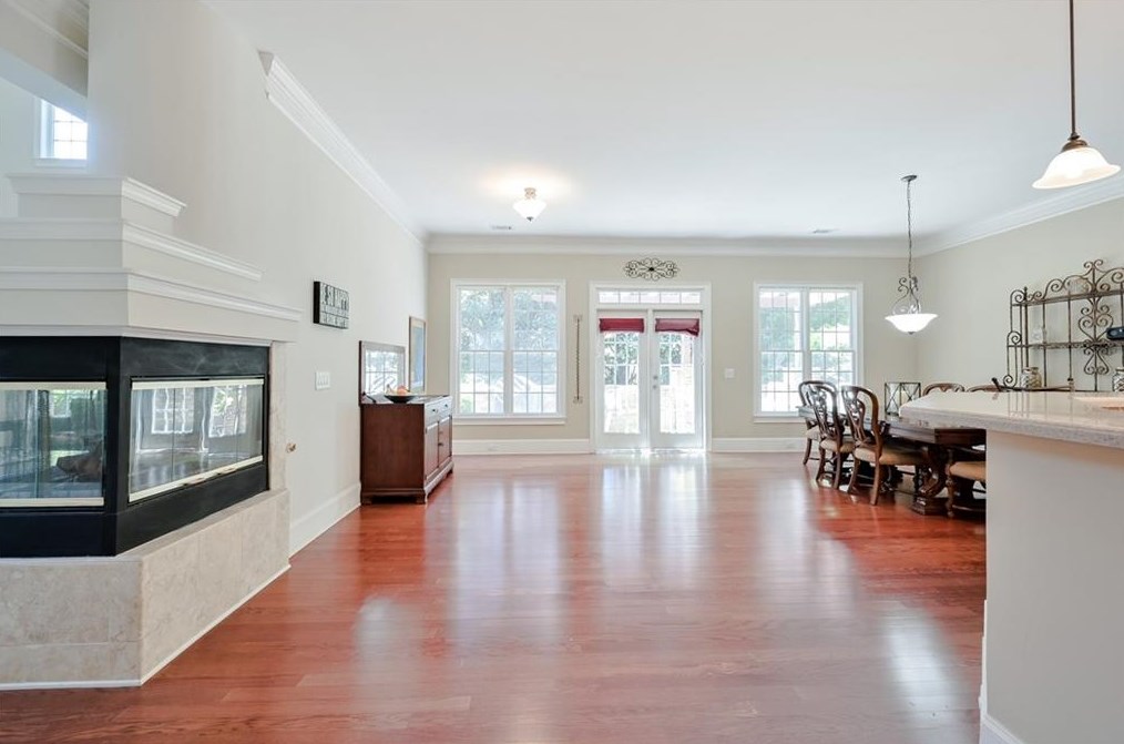 385 Wembley Cir, Atlanta GA  30328-6756 exterior