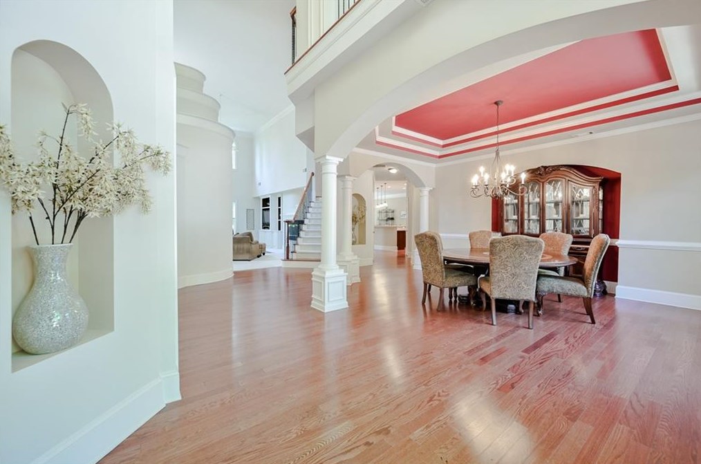 385 Wembley Cir, Atlanta GA  30328-6756 exterior