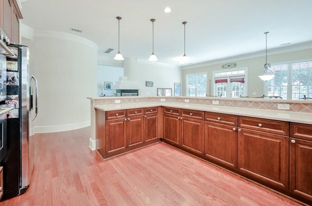 385 Wembley Cir, Atlanta GA  30328-6756 exterior