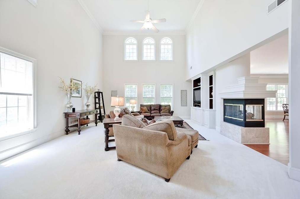 385 Wembley Cir, Atlanta GA  30328-6756 exterior
