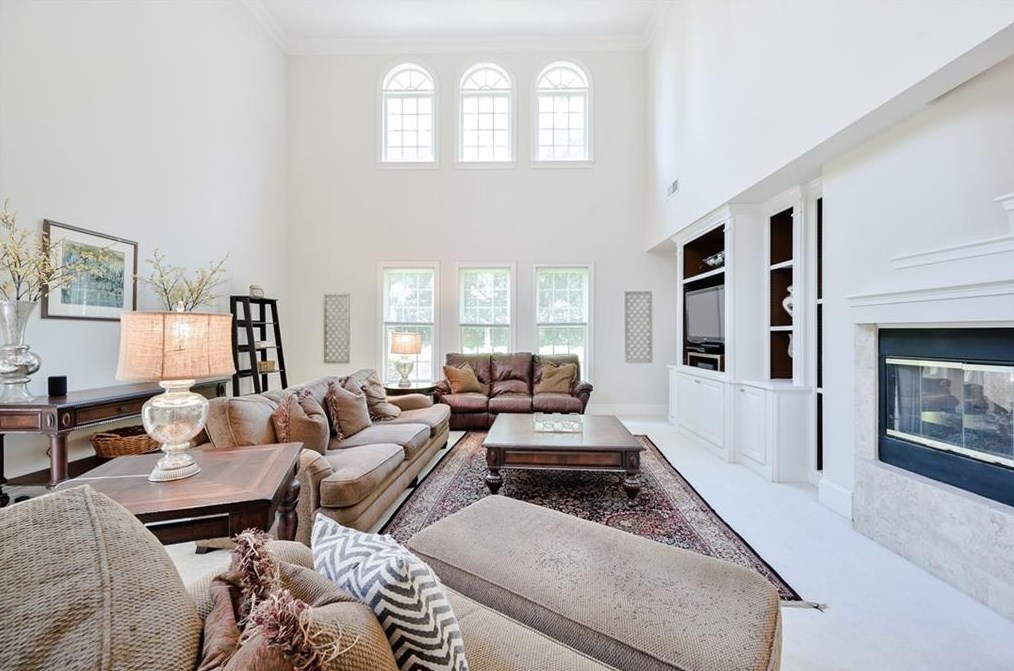 385 Wembley Cir, Atlanta GA  30328-6756 exterior