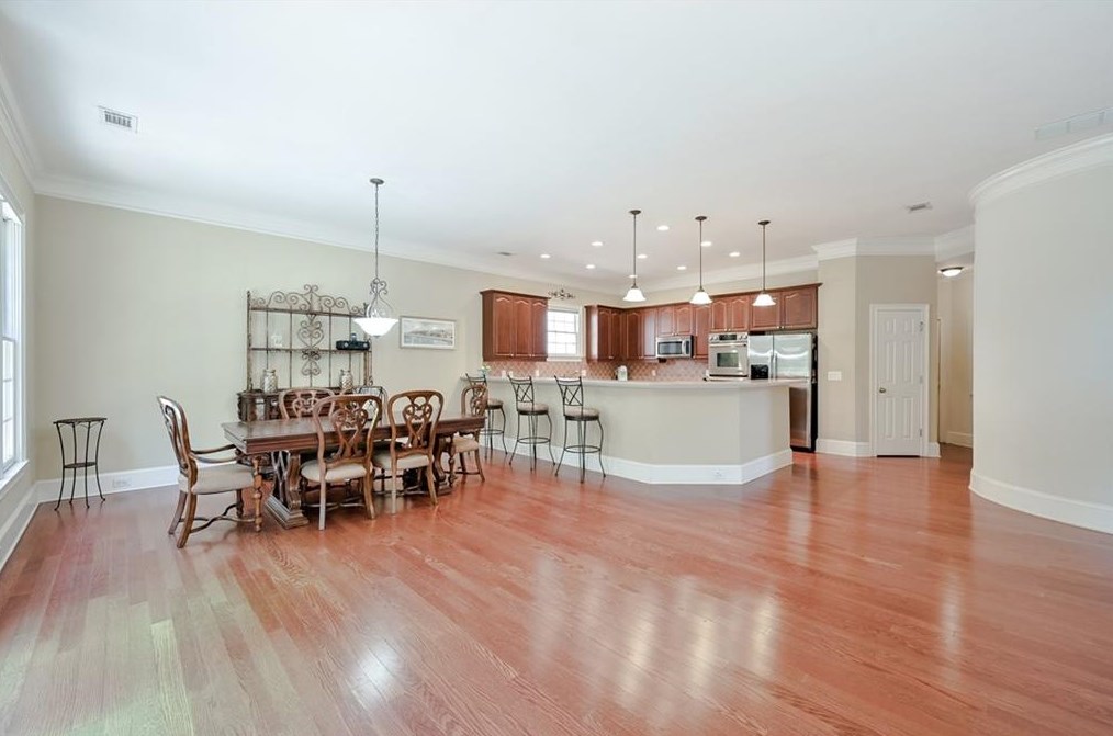 385 Wembley Cir, Atlanta GA  30328-6756 exterior