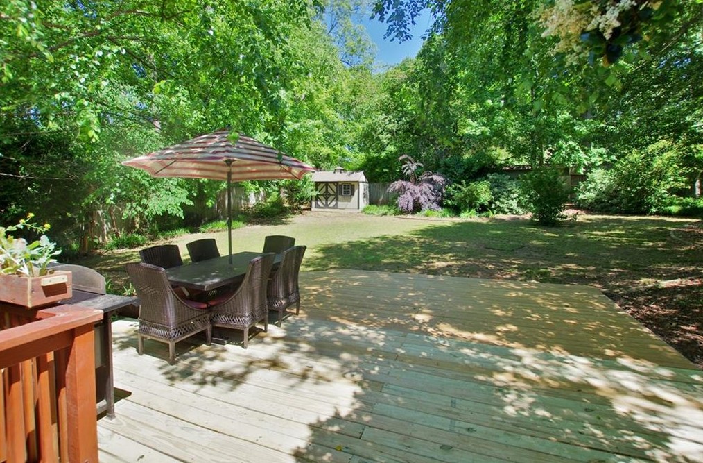 3006 Delcourt Dr, Decatur GA  30033-2407 exterior