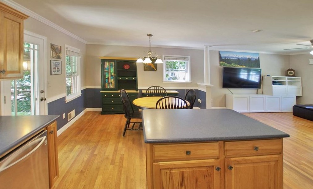 3006 Delcourt Dr, Decatur GA  30033-2407 exterior