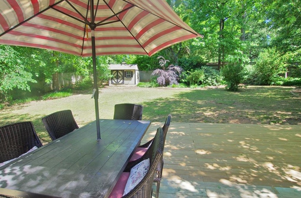 3006 Delcourt Dr, Decatur GA  30033-2407 exterior