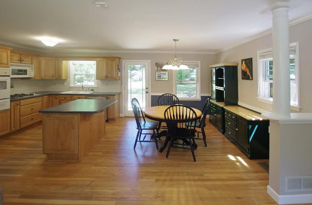 3006 Delcourt Dr, Decatur GA  30033-2407 exterior