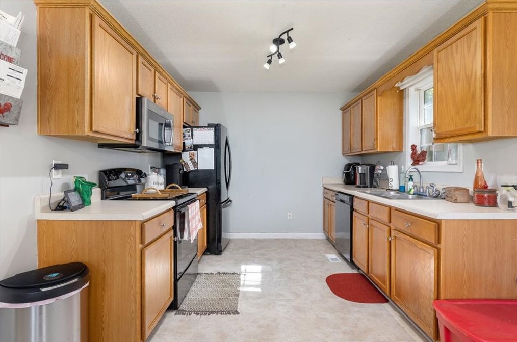 214 Roman Dr, Dallas GA  30157-8966 exterior