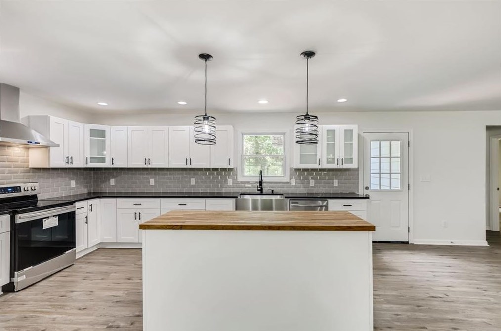 940 Natham Dr, Atlanta GA  30315-8616 exterior