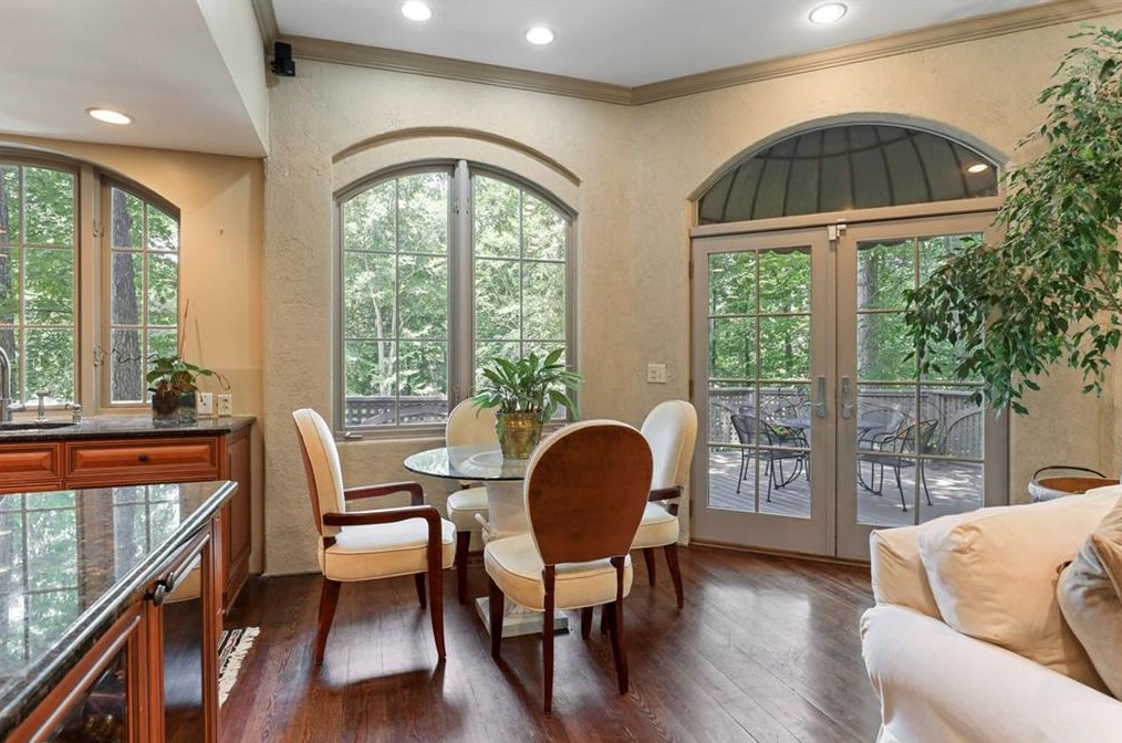 3566 Paces Valley Rd, Atlanta GA  30327-3229 exterior