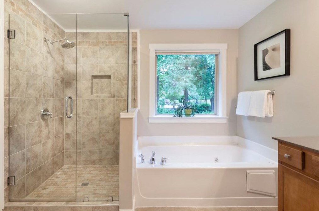 2035 Hatteras Way, Atlanta GA  30318-1084 exterior