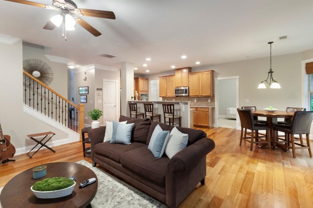 2035 Hatteras Way, Atlanta GA  30318-1084 exterior
