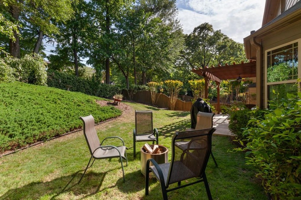 2035 Hatteras Way, Atlanta GA  30318-1084 exterior