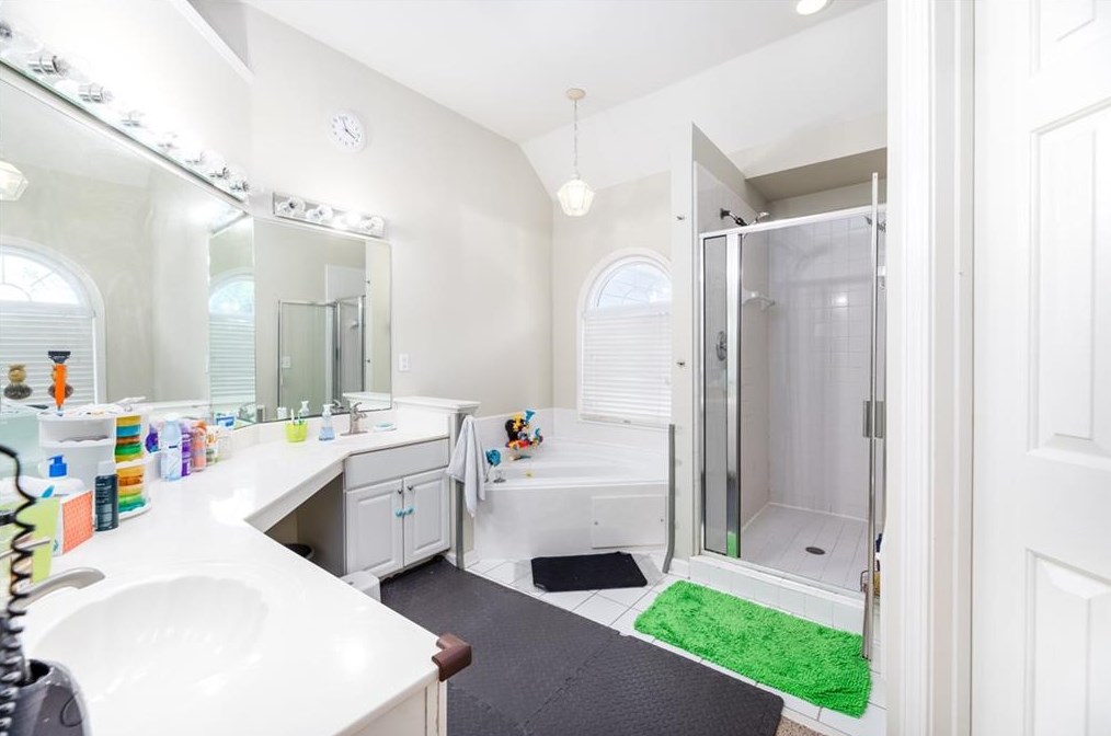 1142 Rosebrook Ct, Decatur GA  30033-3803 exterior