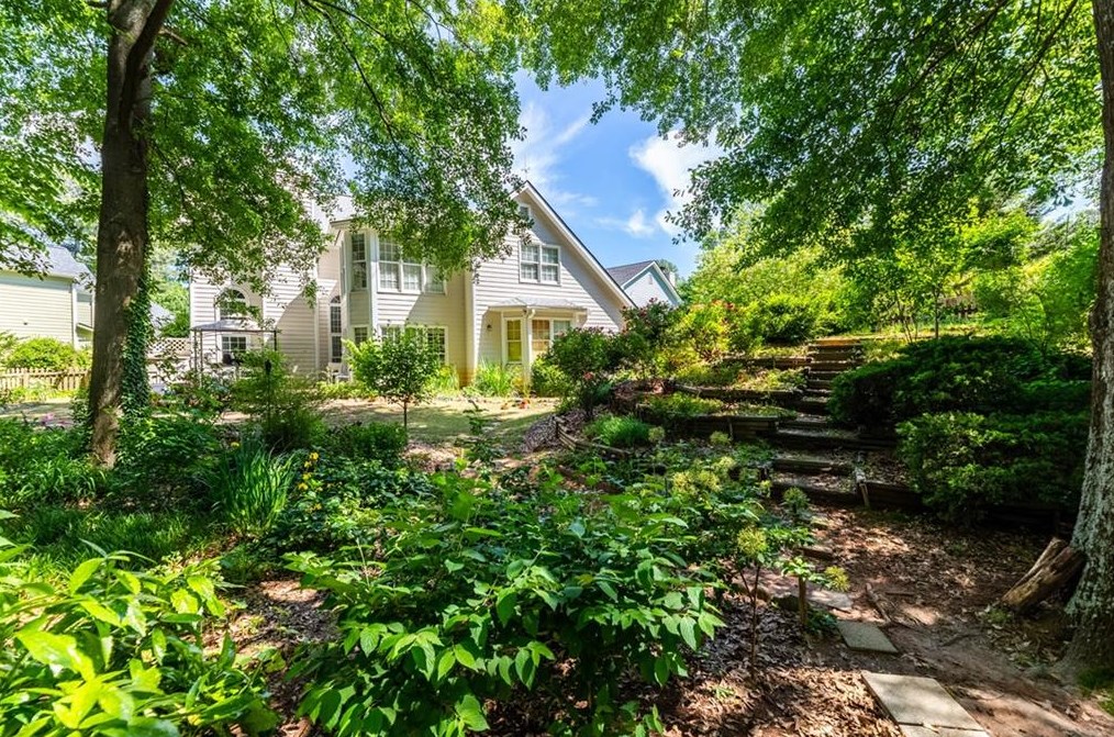 1142 Rosebrook Ct, Decatur GA  30033-3803 exterior